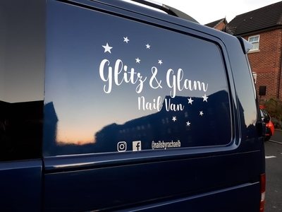 Glitz & Glam Nail Van