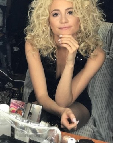 Instagramcompixielott Final Of Thevoiceuk Using Kissproducts Matte Finish Gel Nails