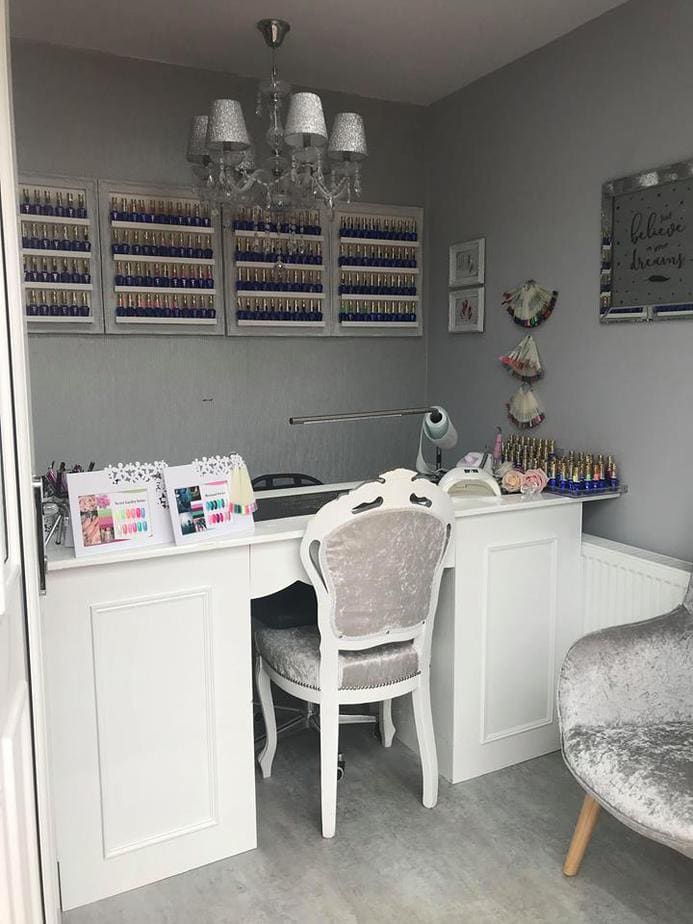 Nail room idea, Nail technician room