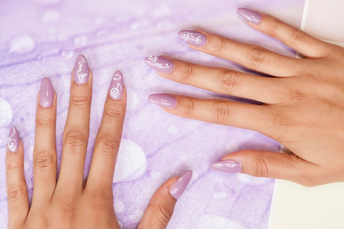 15 Purple Swirl Nail Ideas That Put a Playful Spin on a Regal Color