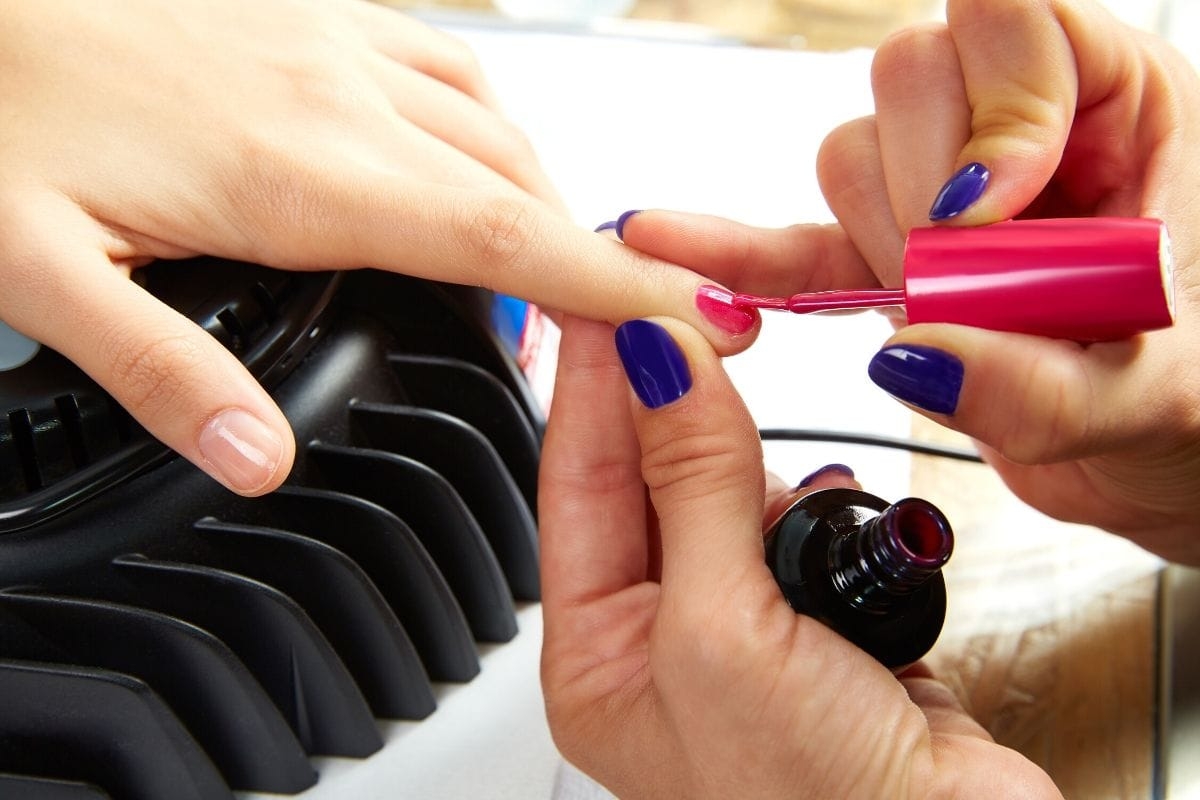 How to ensure a correct gel polish cure - and why it's so important -  Scratch Magazine