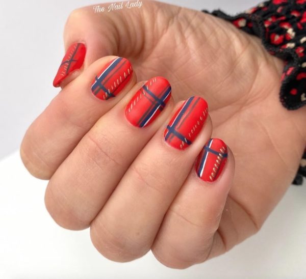 We love this bright look from @thenailladylincoln