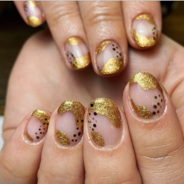 Gemma Sandercock adds a gilded touch to this mani