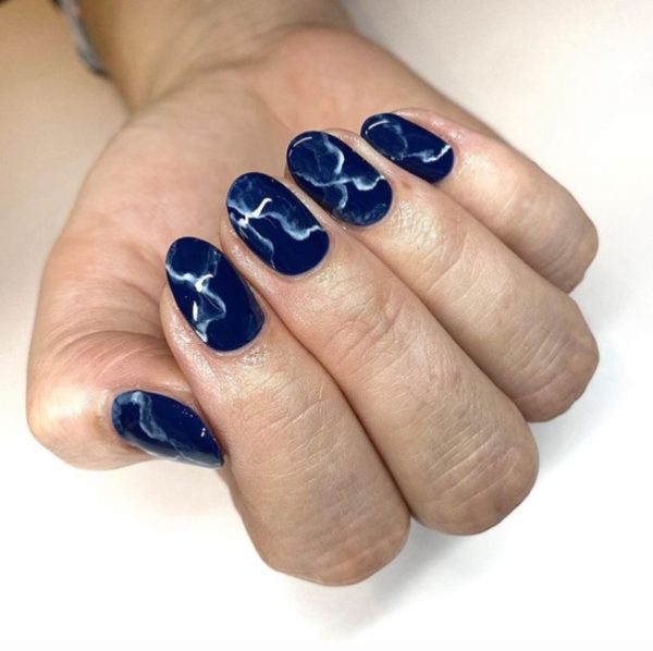 Laura Easby created this dreamy blue marble mani