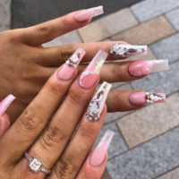 Eleanor Szejner's Pink Acrylic Nails