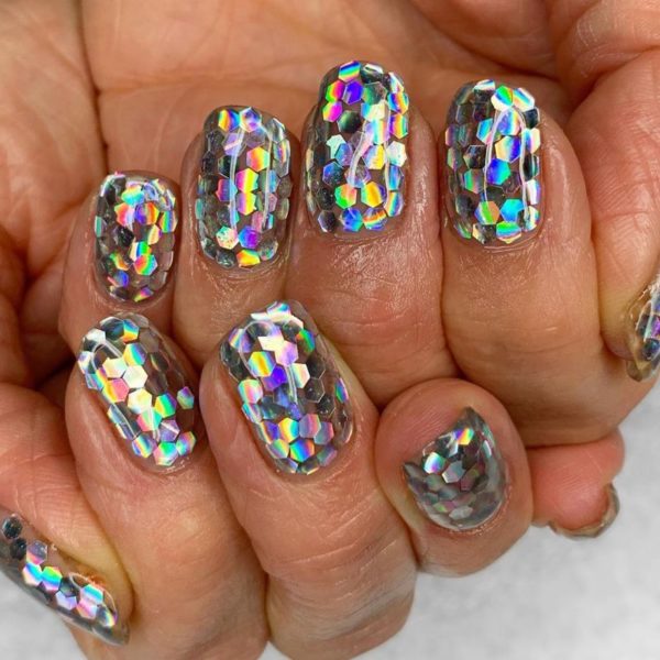 We love this disco-ball vibe from @paintedbycourtney