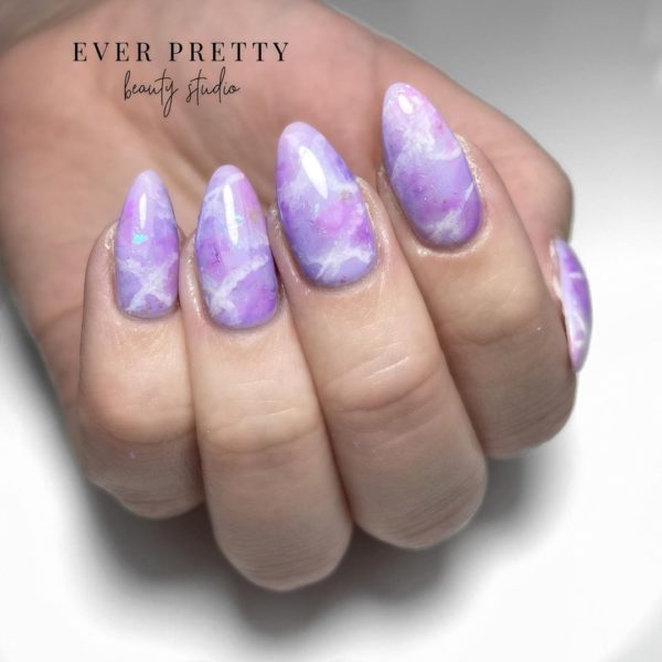 Lovely lilac clouds from @everprettybeautystudio