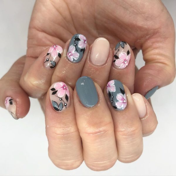 Nails by mayu p