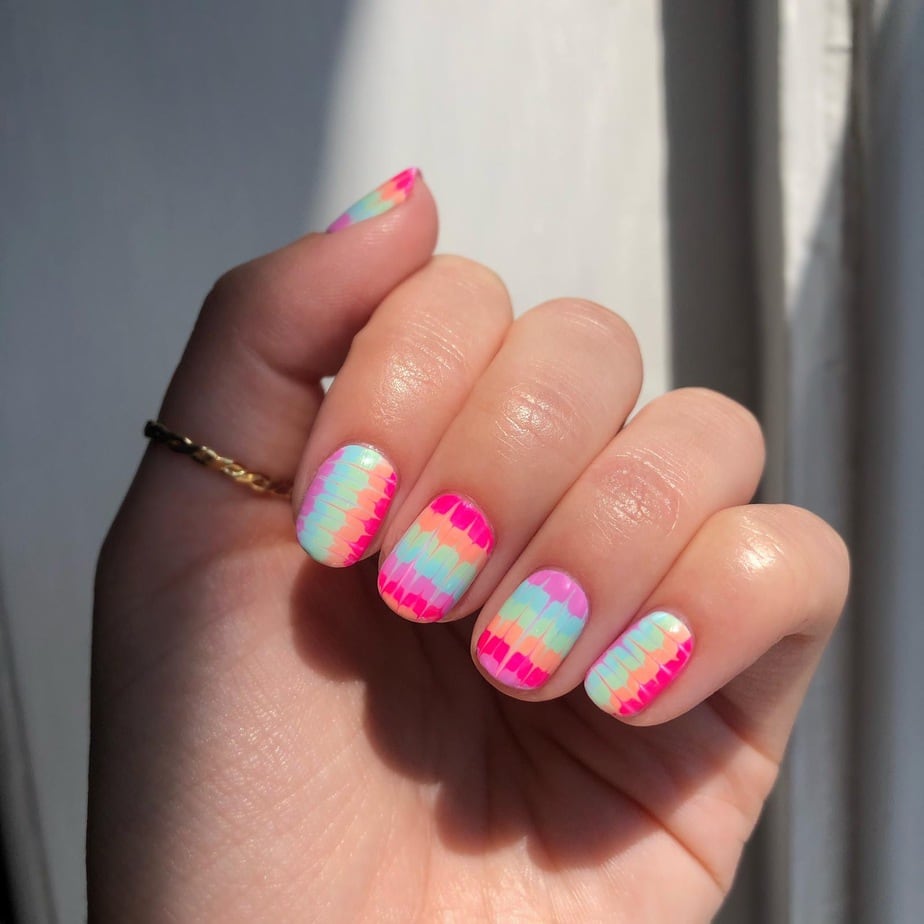 NOWTRENDING Pink summer tie-dye nails by Beth Jakabfy – Scratch
