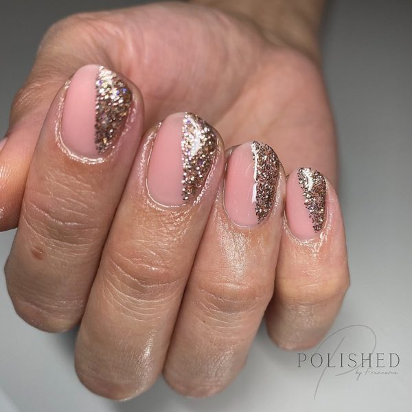 @polishedbyfran adds a touch of glam with with gold chevrons 