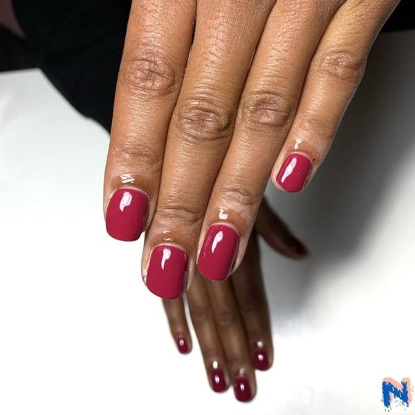 Chic burgundy nail tones from Louisa Tottie