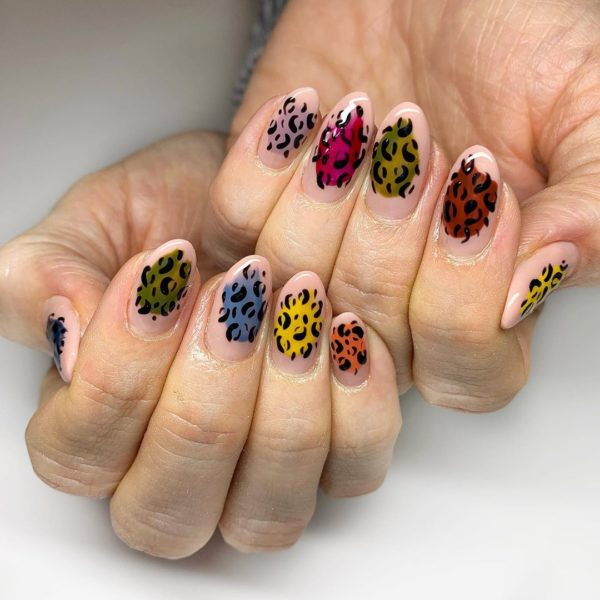 The team @beauty_basecoat creates a contrast of colours under chic leopard print