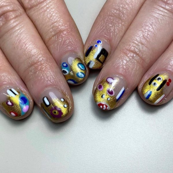 @lunarosenails was inspired by the fine art style of Gustav Klimt