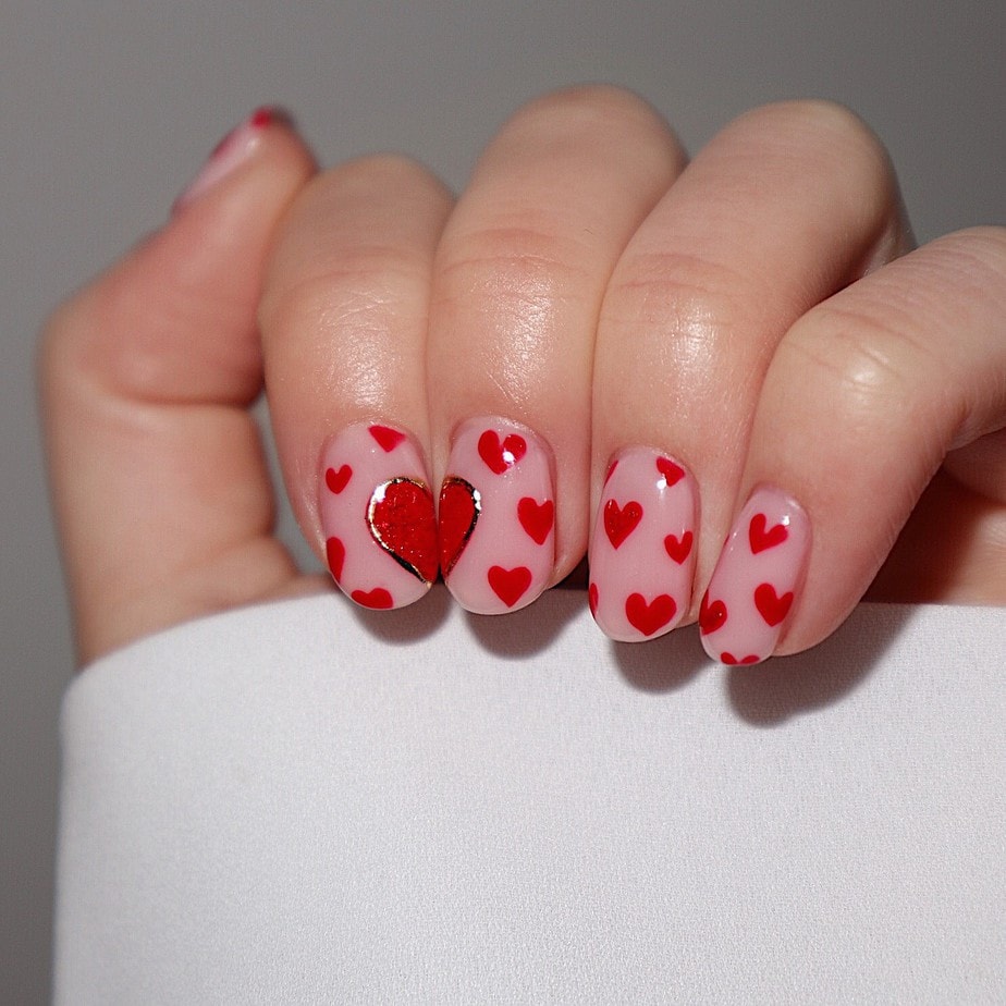 Red love heart nails – Scratch