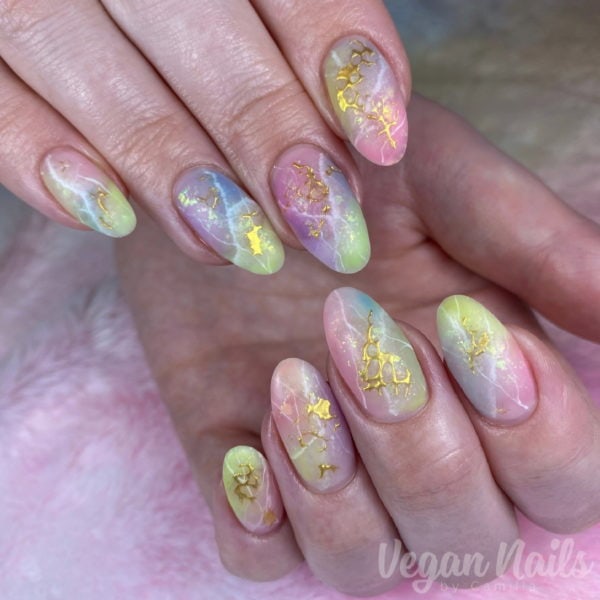 camilla vika høgemark pastel galaxy nails