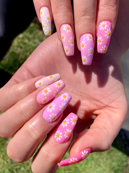 aubrey cycenas pastel pink nails