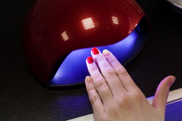 Independent study finds UV nail lamps do not cause cancer Scratch