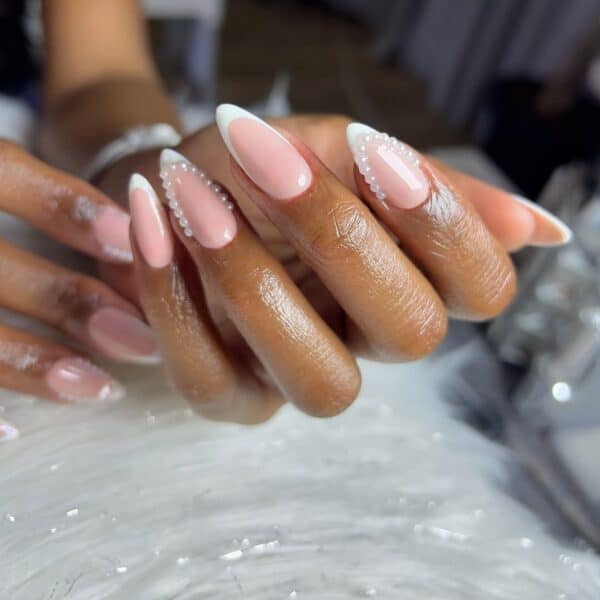 Claragama nails