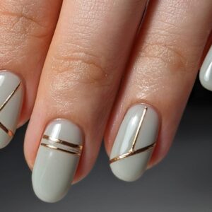 Minimalist Nails
