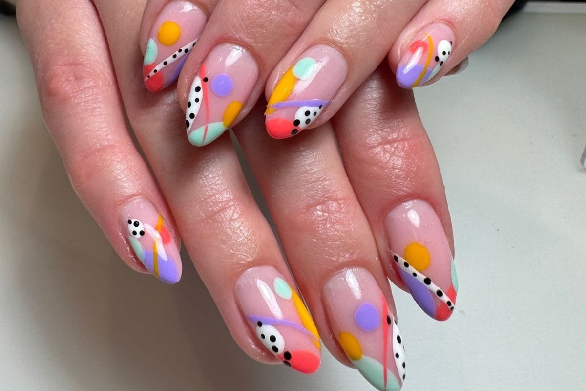 Nails by Tara Dolan - Simple Abstract Nail Art 😋 these designs are so  super easy to do but so effective 💁🏽‍♀️ • • #missunails #getthemissulook  #nailart #abstract #abstractnails #abstractnailart | Facebook