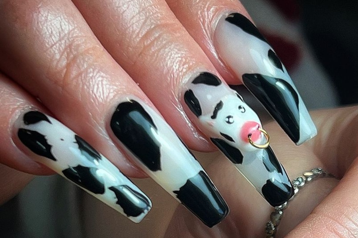 Froggy cow print nails 🩷 : r/Nails