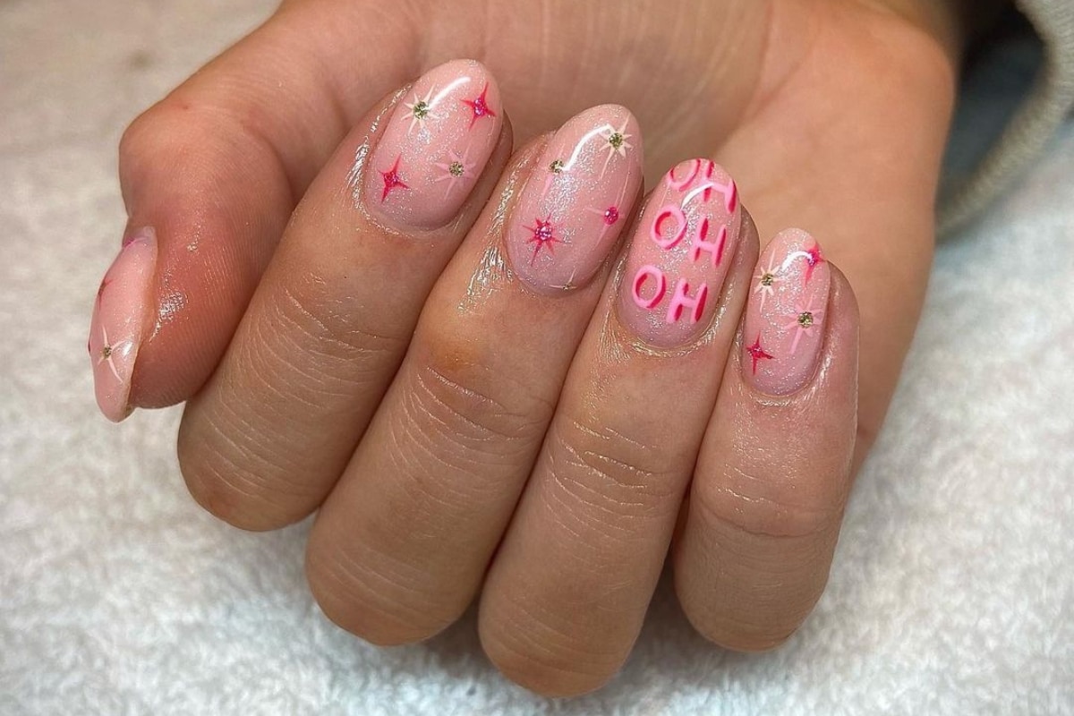 20 pink Christmas nail art ideas you need to try – Scratch