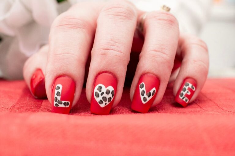 Revealed the top 7 trending Valentine’s Day nail designs Scratch