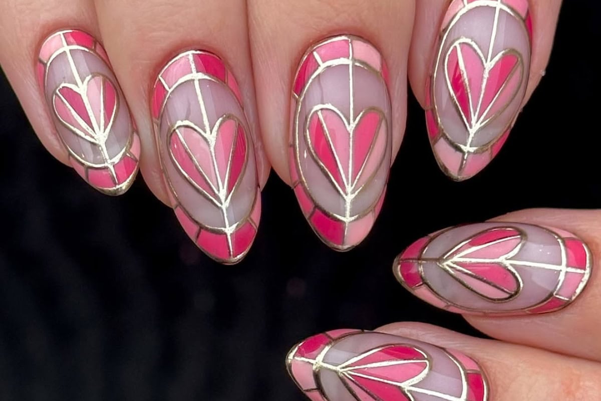Valentine's Chrome Nails Header