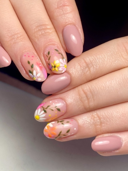 Rosie Leek Of Nice Girl Nails spring Floral Nails