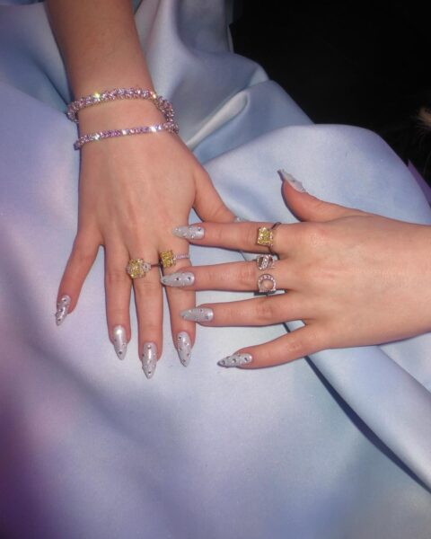 Sabrina Carpenter @nailsbyzola