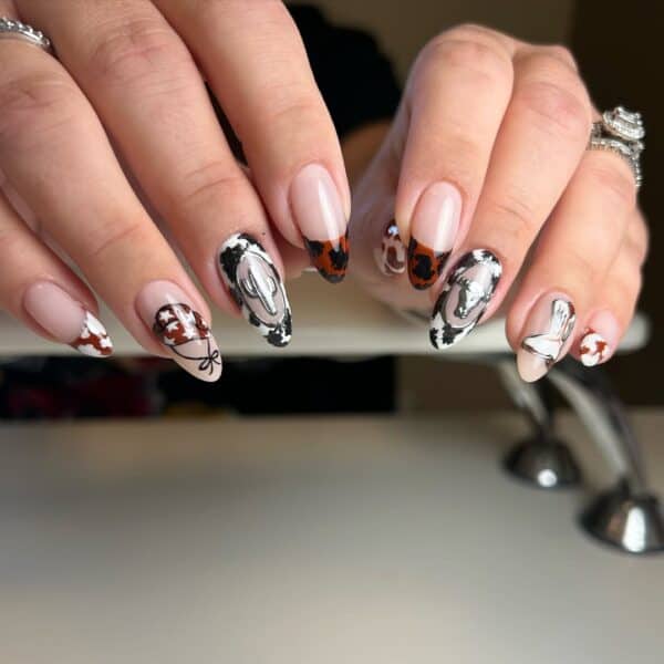 Ashlee.bee.nails
