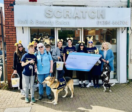 Scratch Salon Guide Dogs