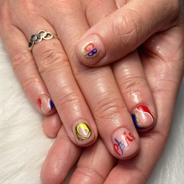 @pixiesnailsandbeauty created this Paris-themed nail design for Team GB modern pentathlete, Kate French.