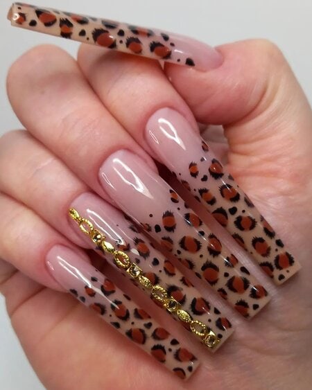 Rsz 1nails By Lucy Rossington