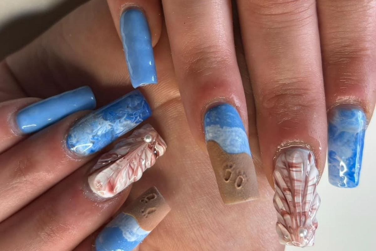 Seaside nails