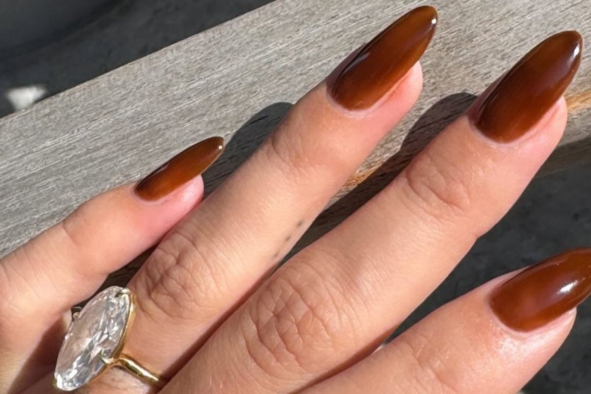 Hayley Bieber Maple Manicure