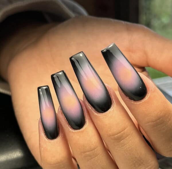 Carries nails 