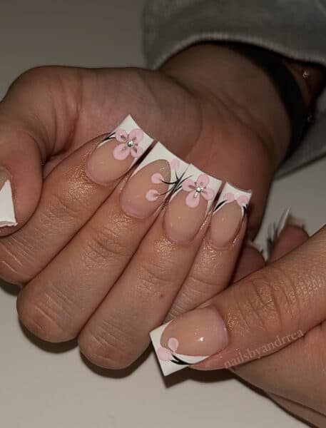 Nailsbyandrrea