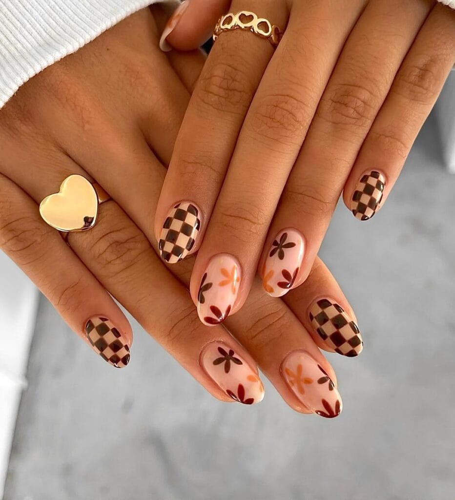 Image courtesy of instagram.com:peachinails
