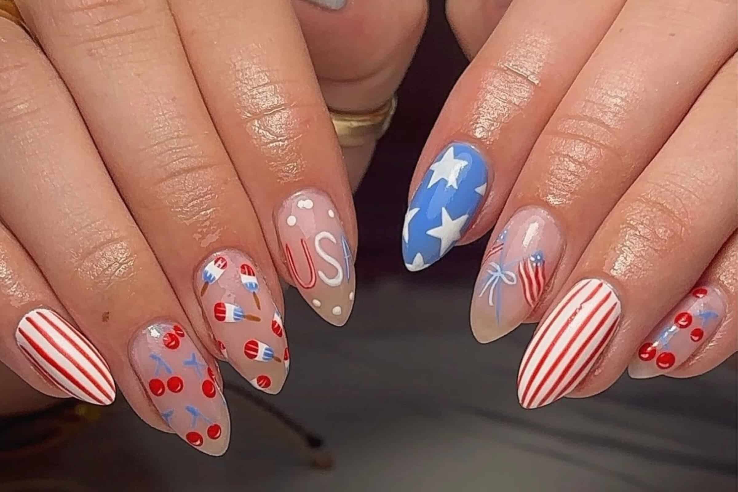 Fourth of July nail art lead image courtesy of Instagram.com/annaleebeauty_