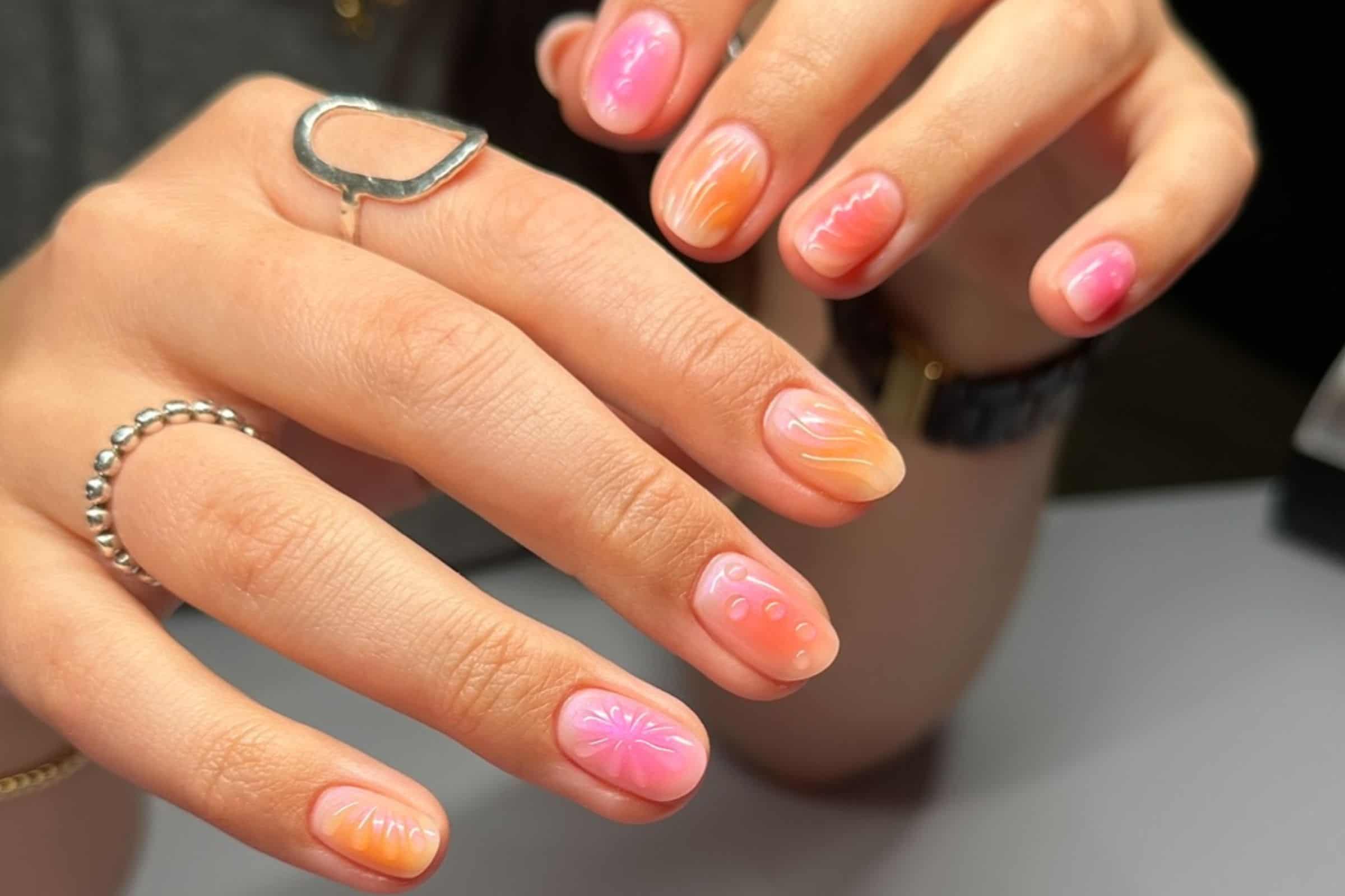 Low-maintenance nail styles lead image courtesy of Instagram.com/nails_by_floz