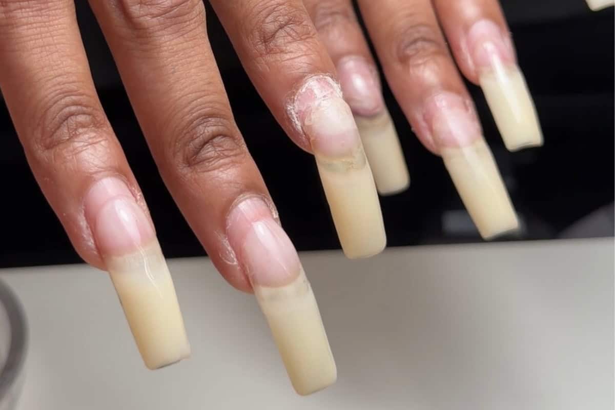 Sarah Akhtyrska - seven-week manicure